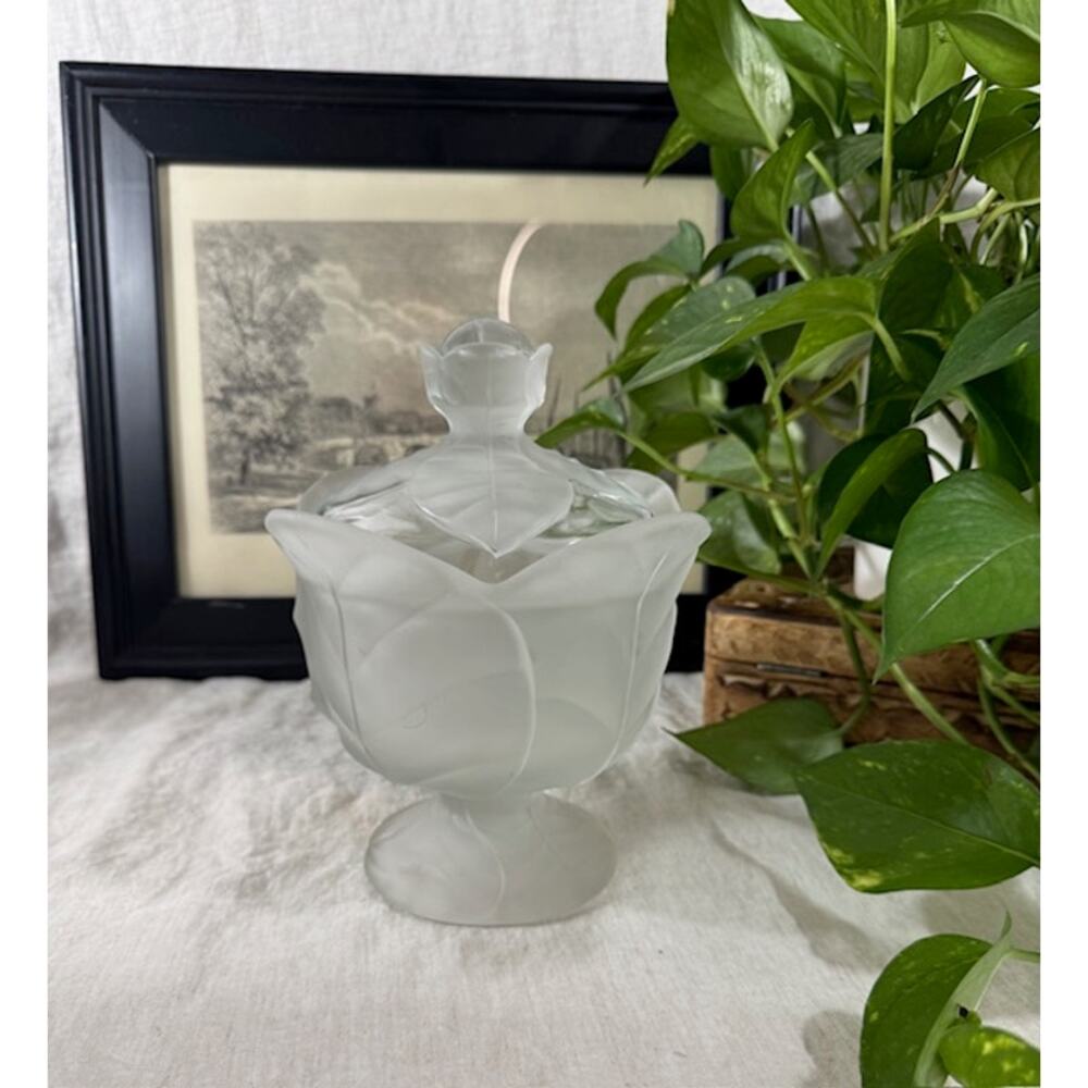 Rare Vintage Viking Frosted Glass Cabbage Leaf Lidded Dish